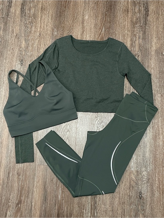 lululemon athletica Other - EUC Lululemon Matching Smoked Spruce 3-Piece Set. Size Tops 8/Bottom 6